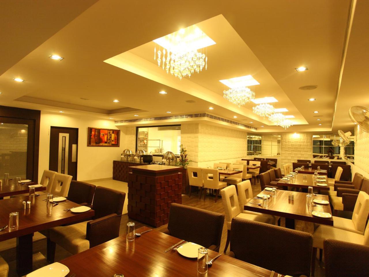 Hotel Surya Plaza Кота Екстер'єр фото