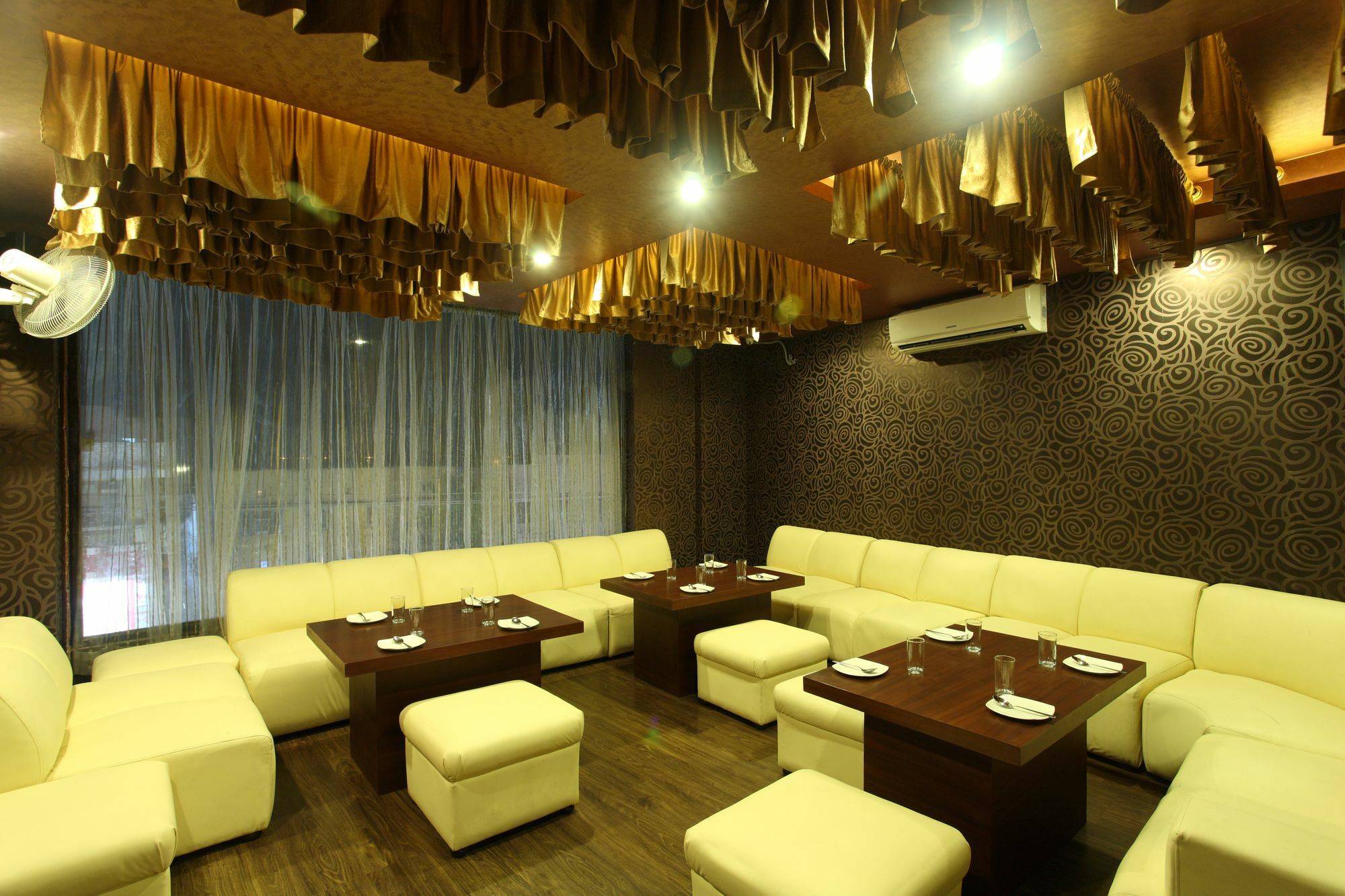 Hotel Surya Plaza Кота Екстер'єр фото